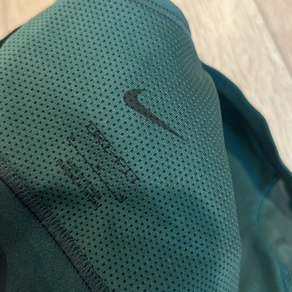 Nike Dri-Fit Sports Bra - Picture 5 of 5